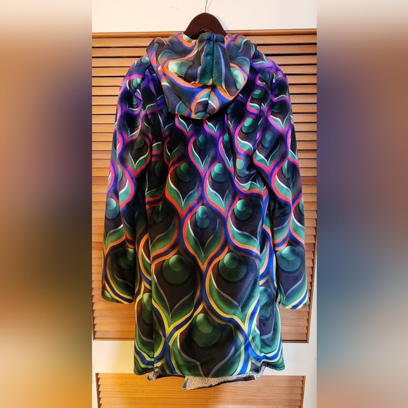 Electro Threads Dream Cloak (w backpack) Size, Small, "Flow" - Picture 7 of 11